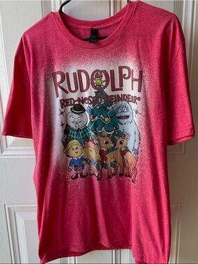 Gildan Red Rudolph the Red-Nosed Reindeer Graphic Tee